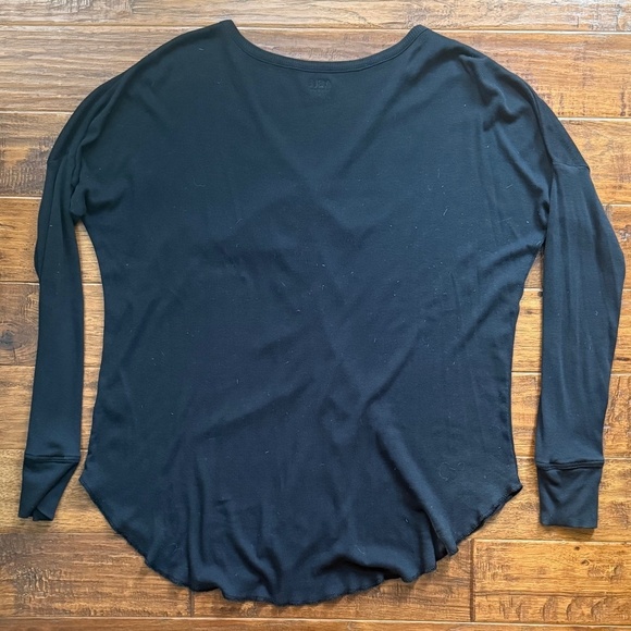 Able Clothing FashionABLE Julia Anywhere Button Up Top, Small - Picture 6 of 13